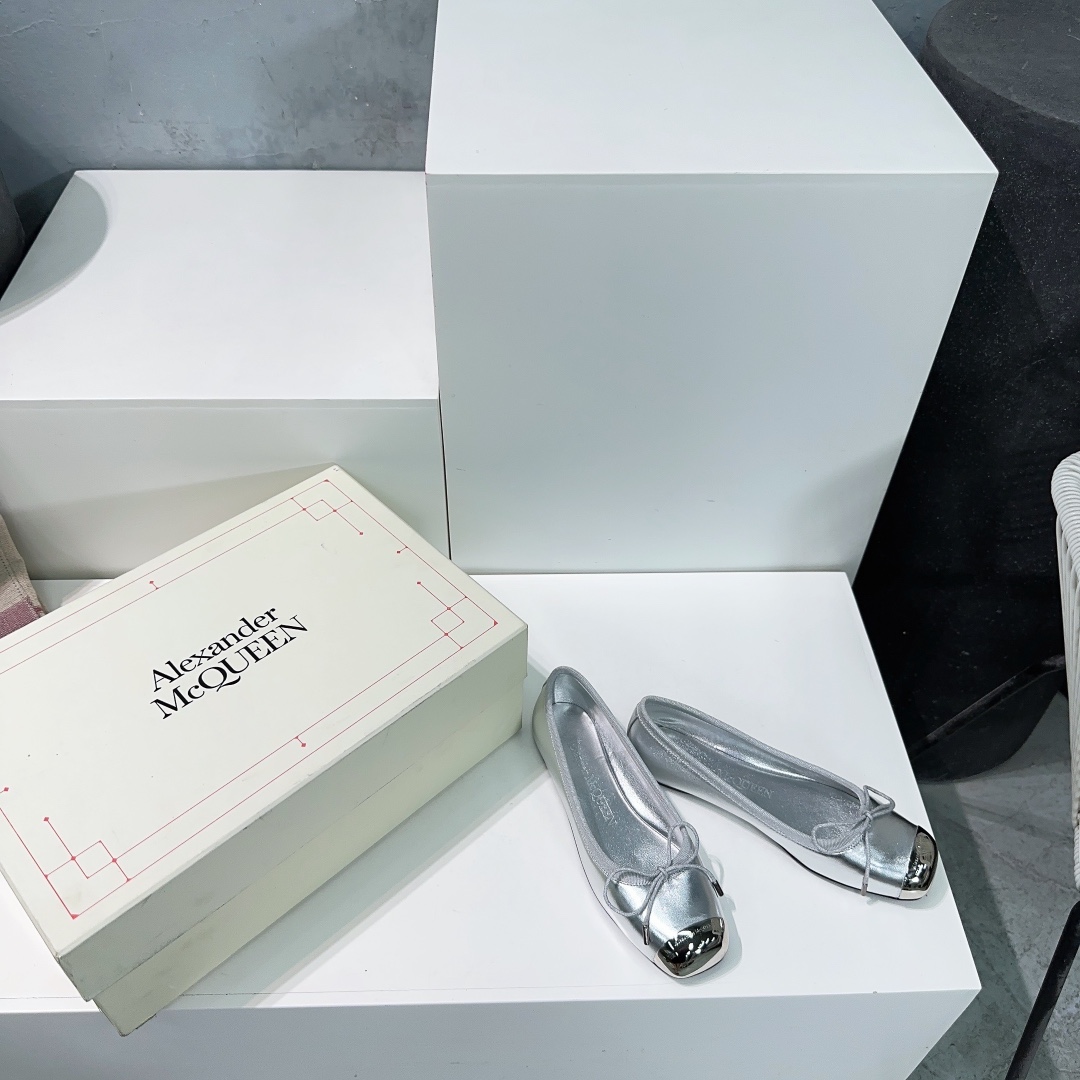 High-Quality Alexander McQueen Ballet Shoes, Imported Italian Leather, Size 35-40 - 图片 5