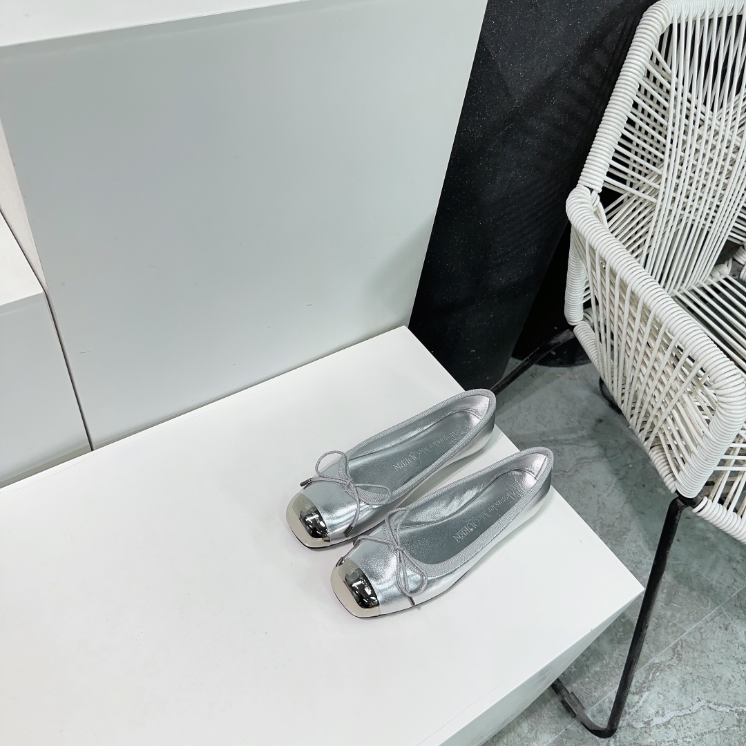 High-Quality Alexander McQueen Ballet Shoes, Imported Italian Leather, Size 35-40 - 图片 3