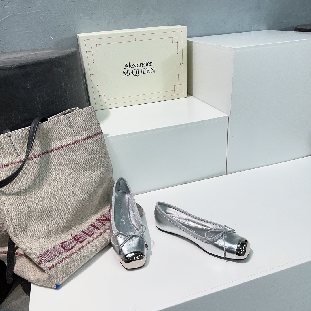 High-Quality Alexander McQueen Ballet Shoes, Imported Italian Leather, Size 35-40 - 图片 1