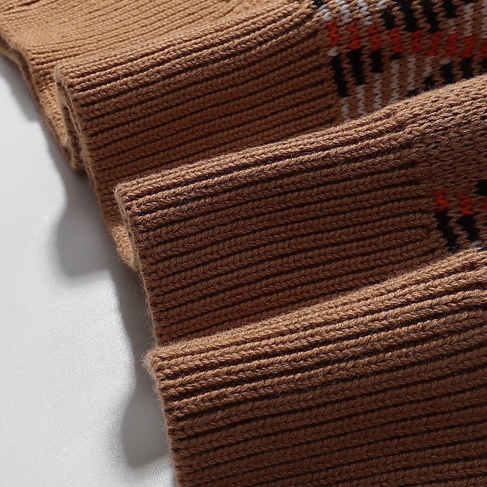 巴宝莉/Burberry 秋冬新品 经典斜纹大格纹针织开衫毛衣