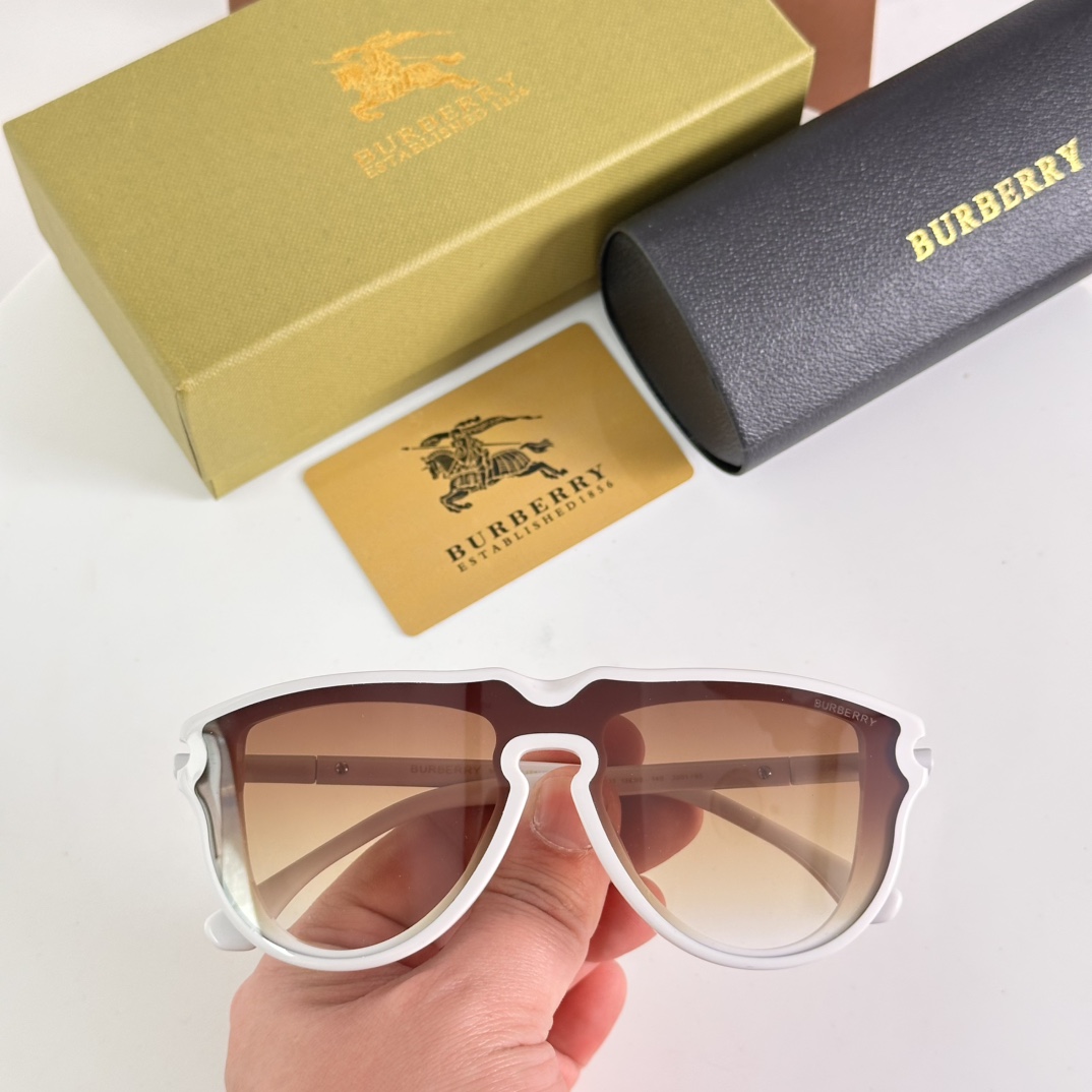 ‼️BURBERR*🌟🌟🌟MODEL：OBE4427🌟🌟🌟SIZE：136口0-140🌟🌟🌟