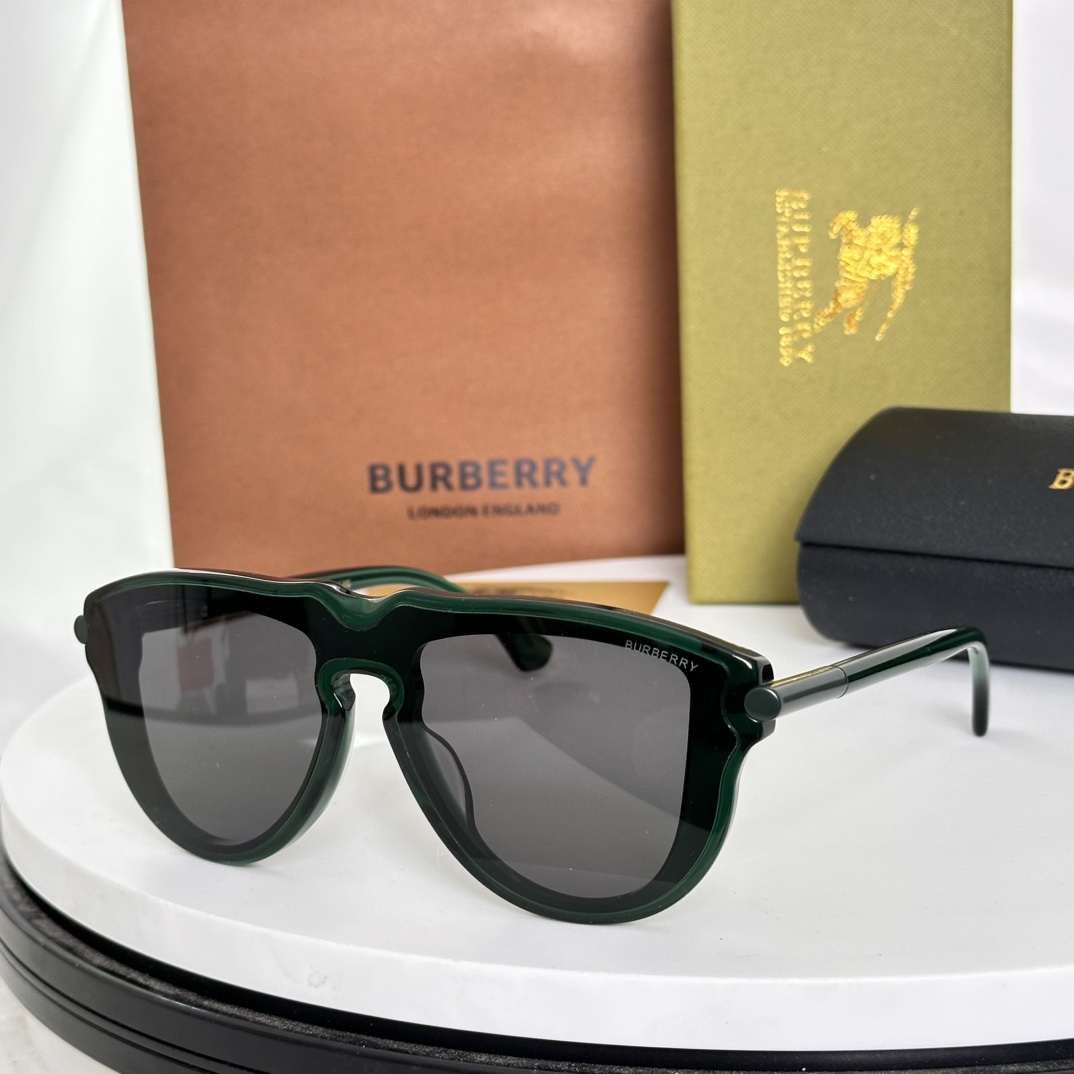 ‼️BURBERR*🌟🌟🌟MODEL：OBE4427🌟🌟🌟SIZE：136口0-140🌟🌟🌟