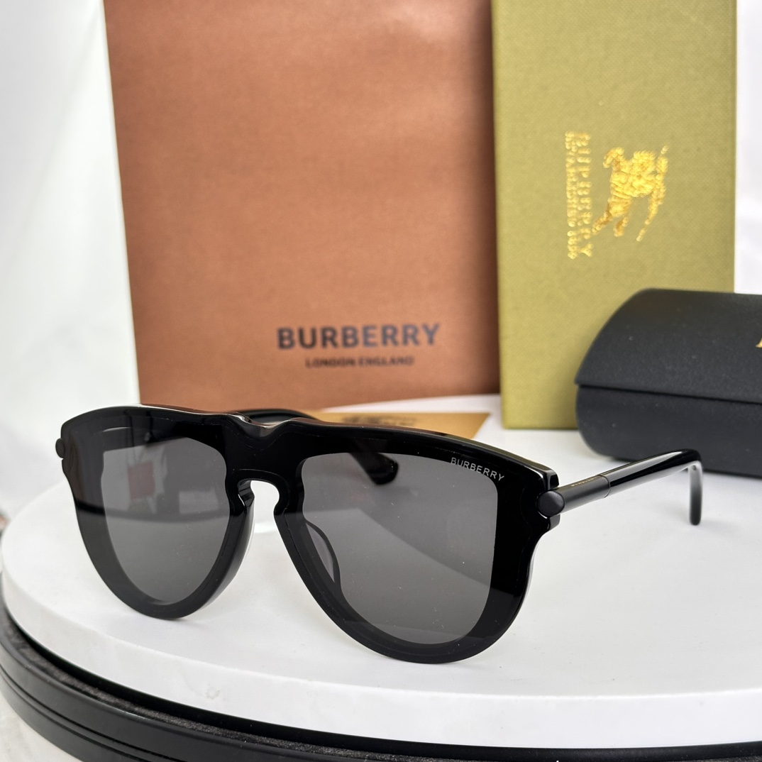 ‼️BURBERR*🌟🌟🌟MODEL：OBE4427🌟🌟🌟SIZE：136口0-140🌟🌟🌟