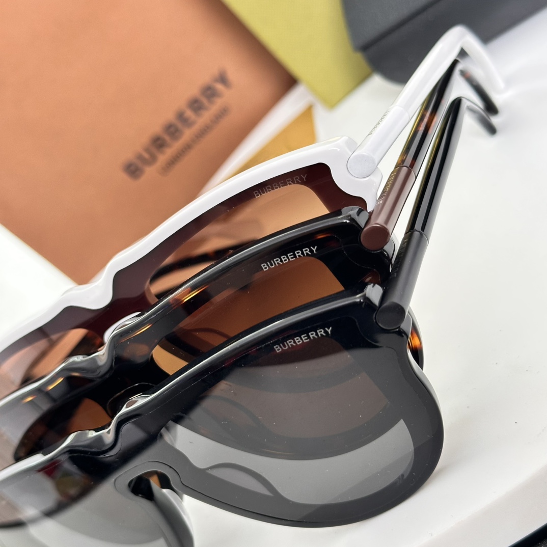 ‼️ 细节图 BURBERR*🌟🌟🌟MODEL：OBE4427🌟🌟🌟SIZE：136口0-140🌟🌟🌟