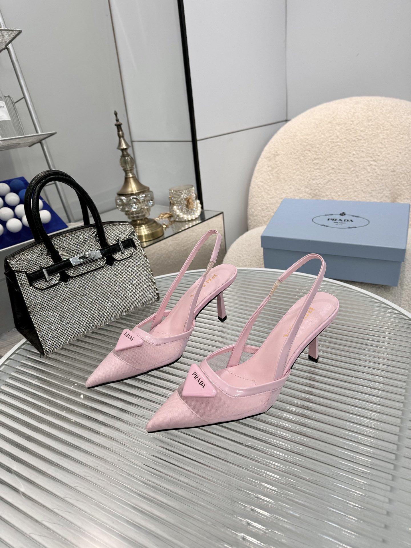 NO:238818,2025 Pujia latest model 35-43, - leather sole plus 30, sandals, prada, sandals198609092025普家最新款35-43,-皮底加30,凉鞋,prada,sandals,Women's Shoes