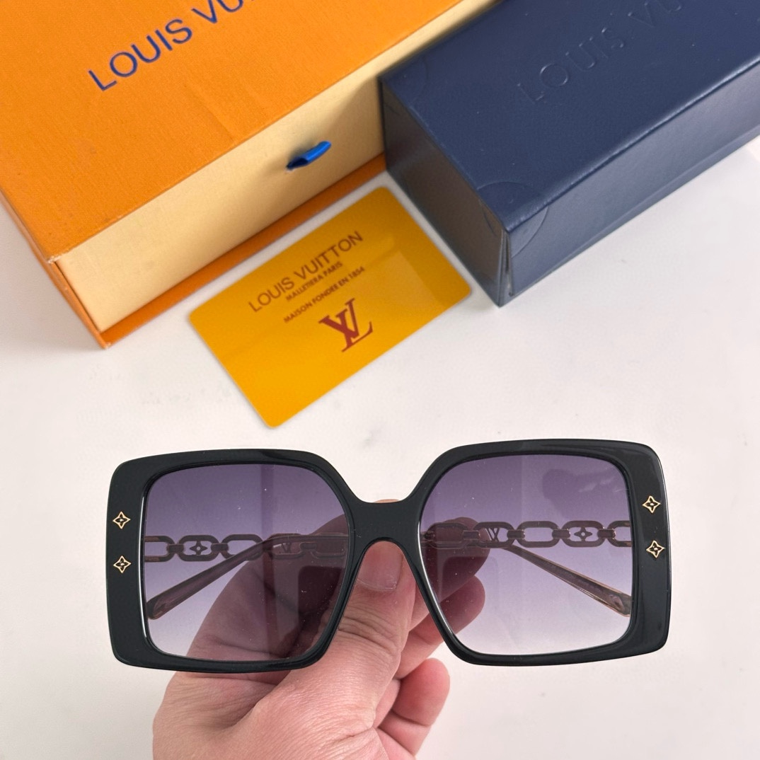 ‼️💛Z2107E墨镜
SIZE：54口18-145 Lv女士太阳眼镜🕶️
高品质要求的放心入，一定满意
