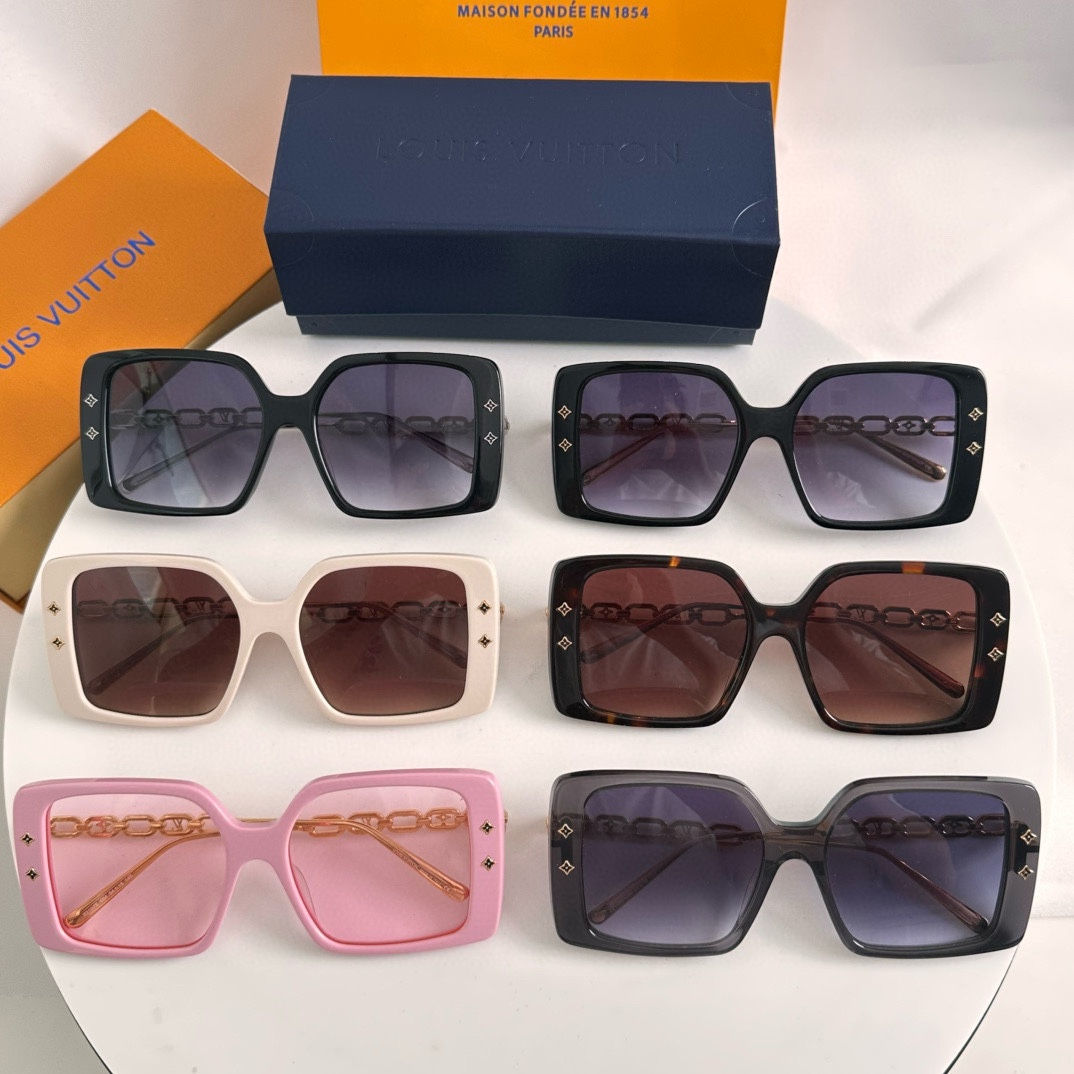 ‼️💛Z2107E墨镜
SIZE：54口18-145 Lv女士太阳眼镜🕶️
高品质要求的放心入，一定满意