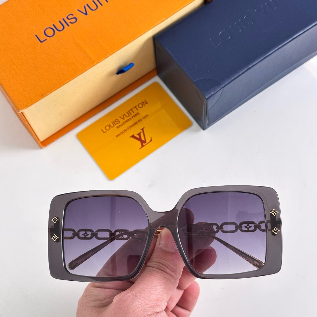 ‼️💛Z2107E墨镜
SIZE：54口18-145 Lv女士太阳眼镜🕶️
高品质要求的放心入，一定满意