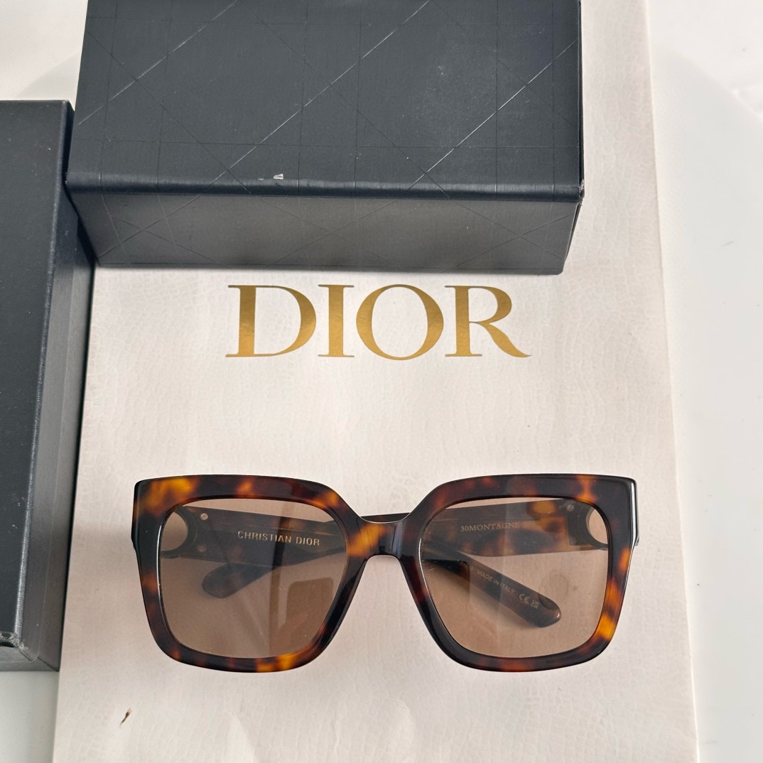 ‼️ 齐色到货 DIO*每付都有独立编码
Dio*30MONTAIGNE S8U
SIZE：54口20-