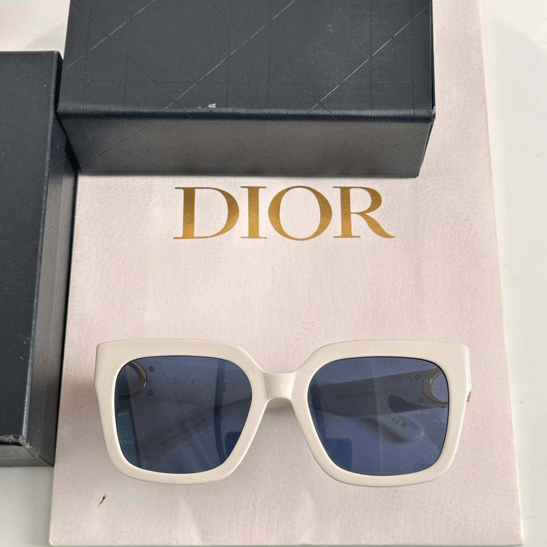 ‼️ 齐色到货 DIO*每付都有独立编码
Dio*30MONTAIGNE S8U
SIZE：54口20-