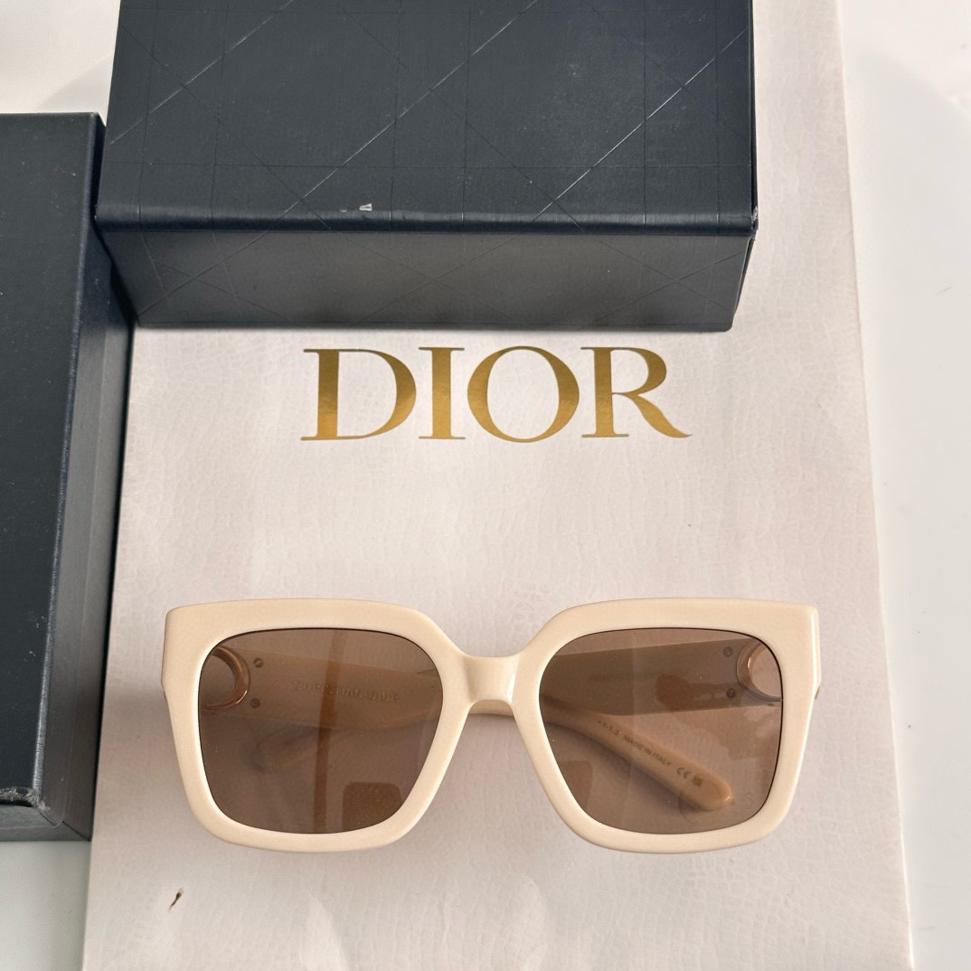 ‼️ 齐色到货 DIO*每付都有独立编码
Dio*30MONTAIGNE S8U
SIZE：54口20-