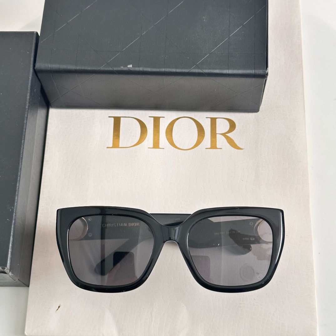 ‼️ 齐色到货 DIO*每付都有独立编码
Dio*30MONTAIGNE S8U
SIZE：54口20-