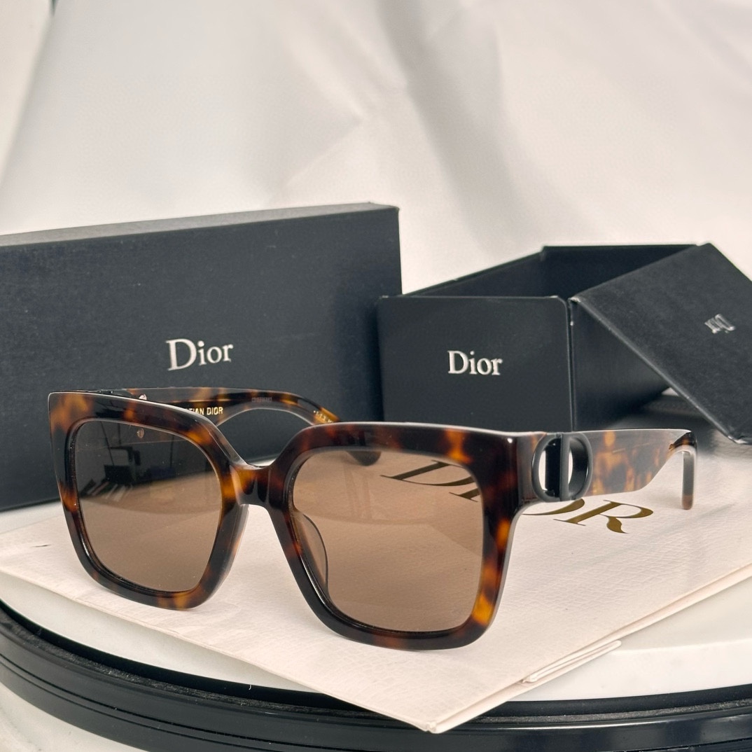 ‼️ 齐色到货 DIO*每付都有独立编码
Dio*30MONTAIGNE S8U
SIZE：54口20-