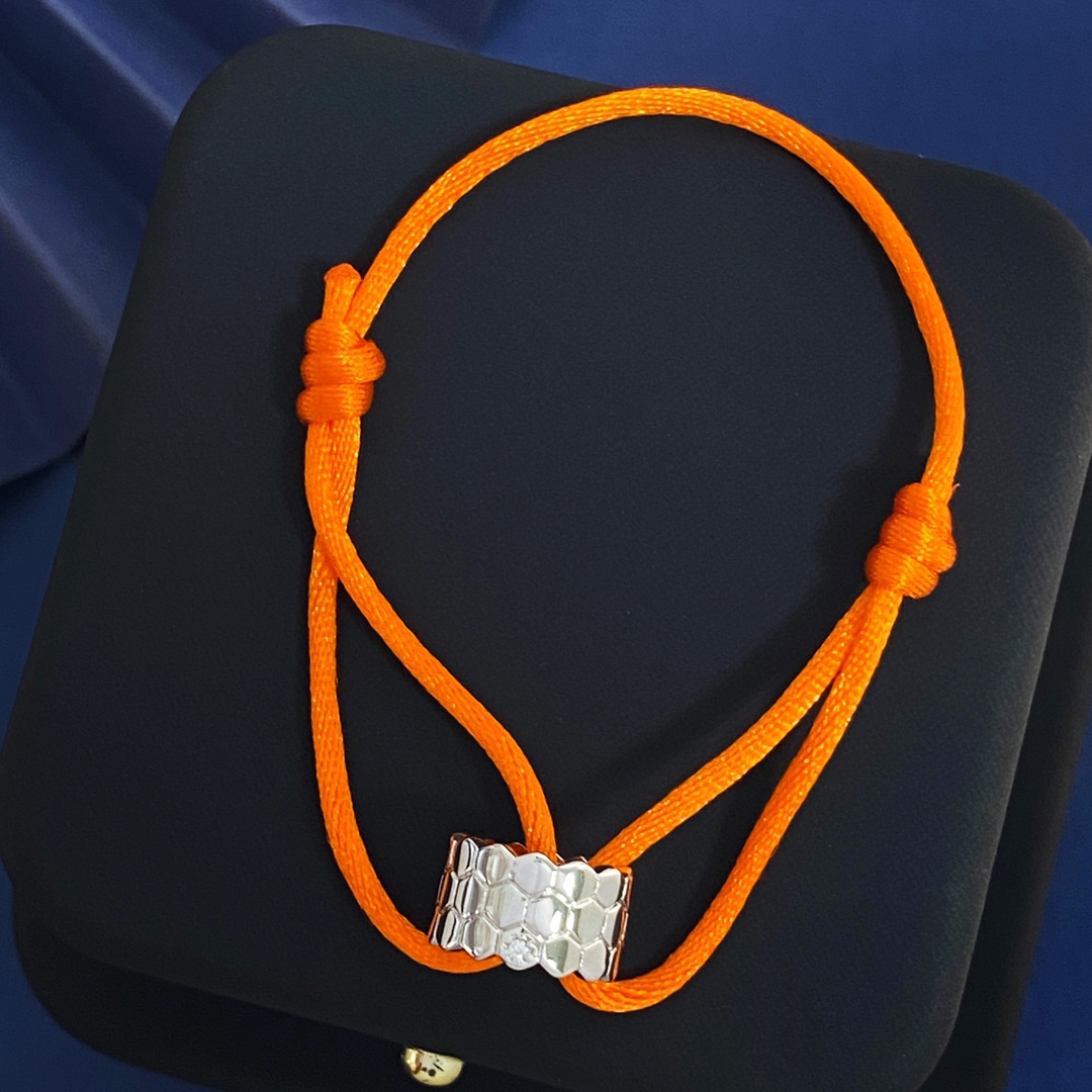 Luxury Jewelry Collection Featuring Silver, Gold, Brass, and Hand-Woven Red Rope - 图片 5