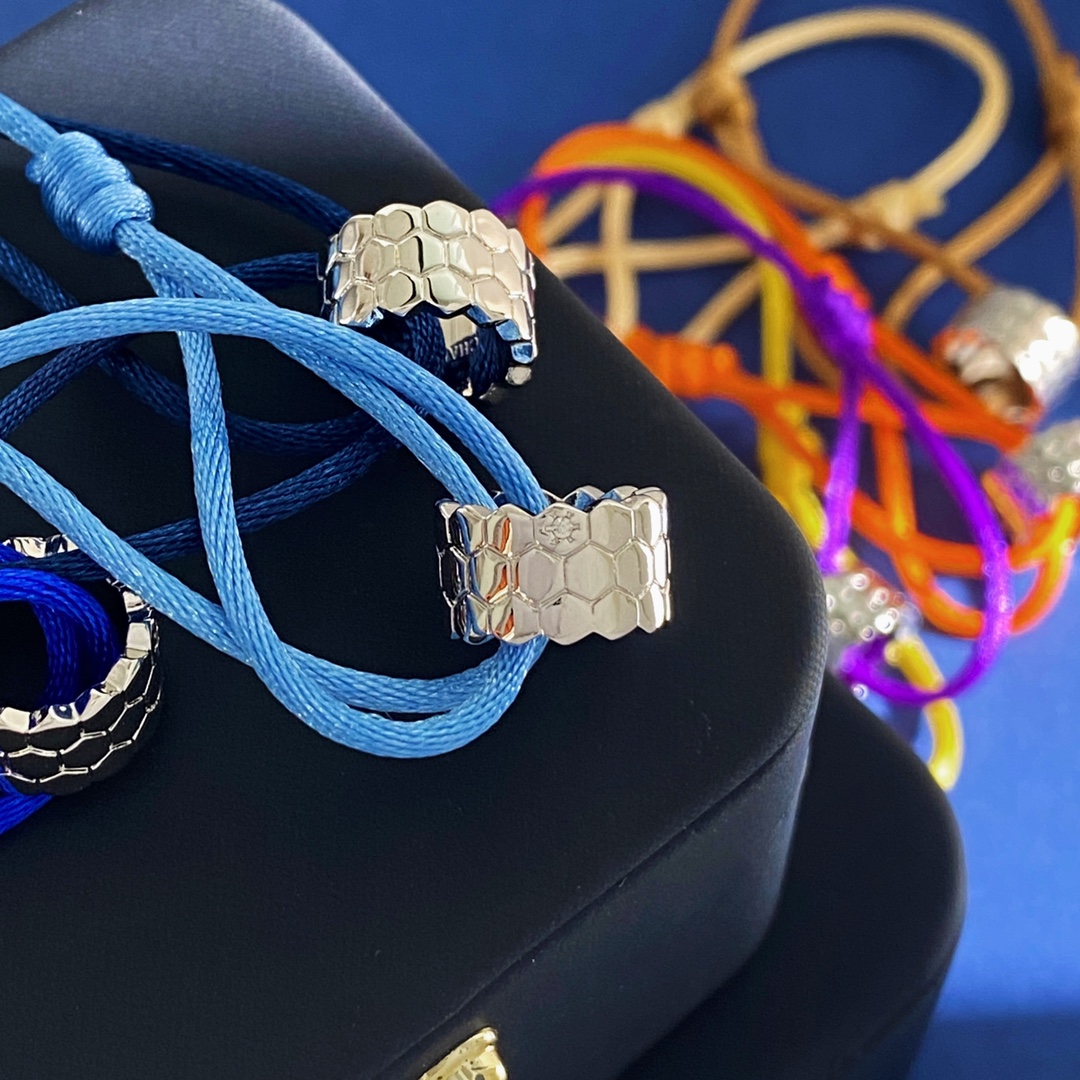 Luxury Jewelry Collection Featuring Silver, Gold, Brass, and Hand-Woven Red Rope - 图片 7