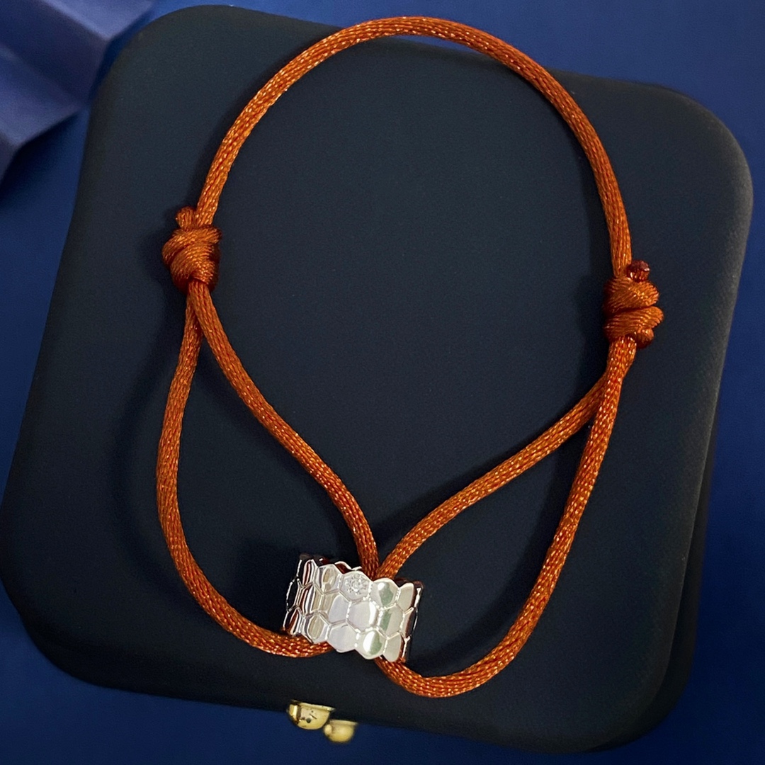 Luxury Jewelry Collection Featuring Silver, Gold, Brass, and Hand-Woven Red Rope - 图片 6