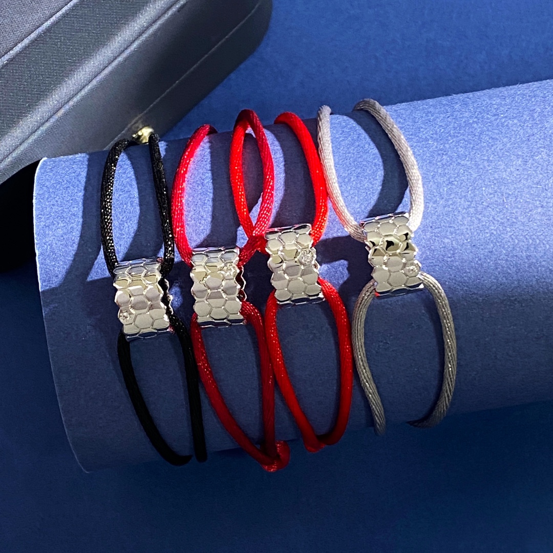 Luxury Jewelry Collection Featuring Silver, Gold, and Handmade Red Rope Designs - 图片 5
