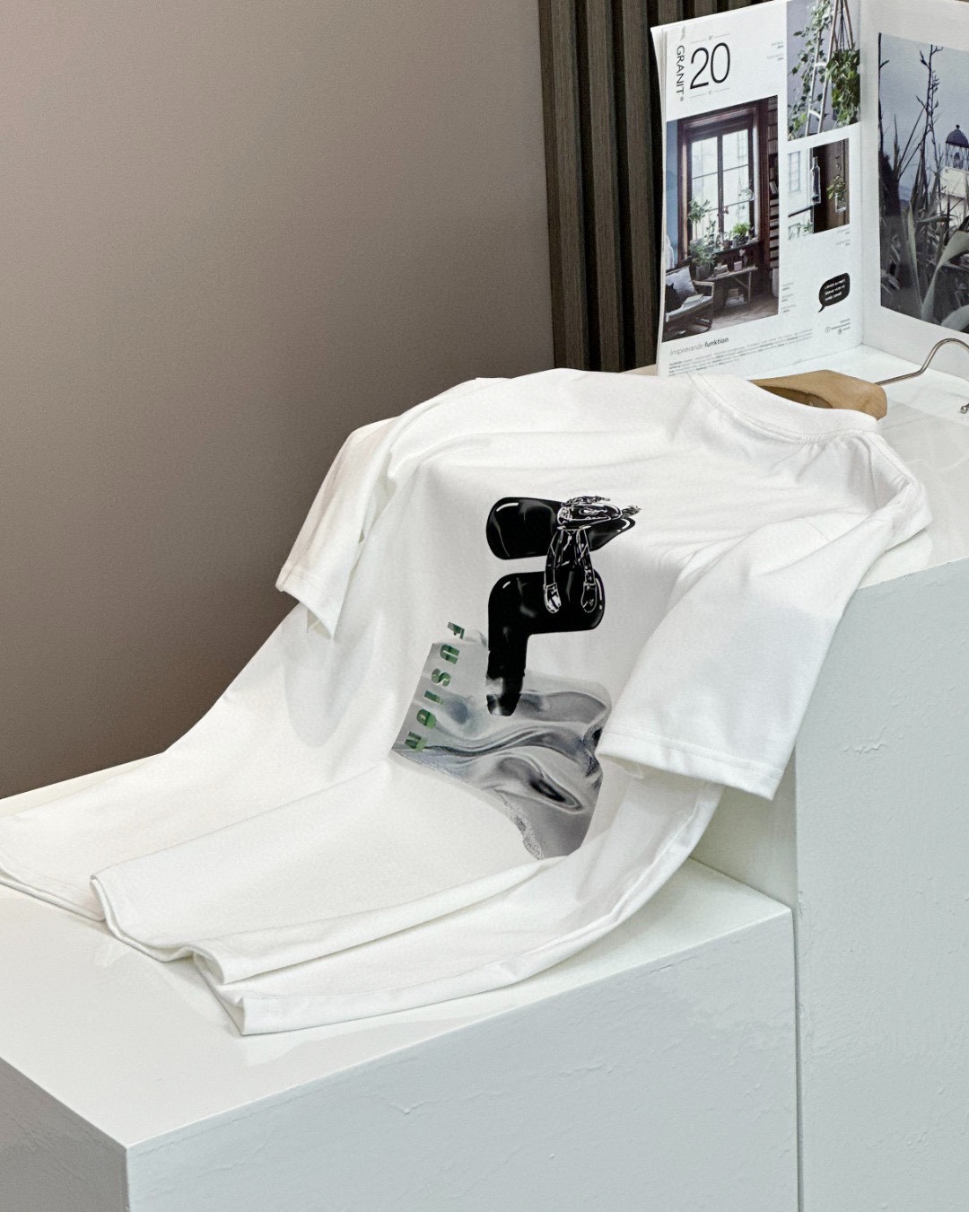 Alternative view of T-Shirt C124 06676