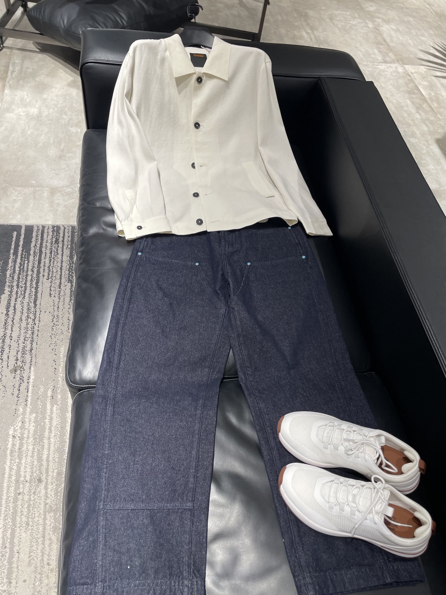 NO:116071,Zenia--2025 counter latest hot products are shipped, hot-selling items in European and American counters!  Selected imported cotton and linen fabrics from Italy, the simple and atmospheric design shows the charm. Needless to say, the upper body effect is 48-56 (with Hong Kong Lane Crawford gift box packaging), zegna, alexander wang19860909杰尼亚--2025专柜最新爆款出货 欧美专柜热销单品！精选意大利进口棉麻面料,简约大气的设计相当彰显韵味 上身效果不用多说.码数48-56（配香港连卡佛礼盒包装）,,zegna,alexander wang,Men's clothing