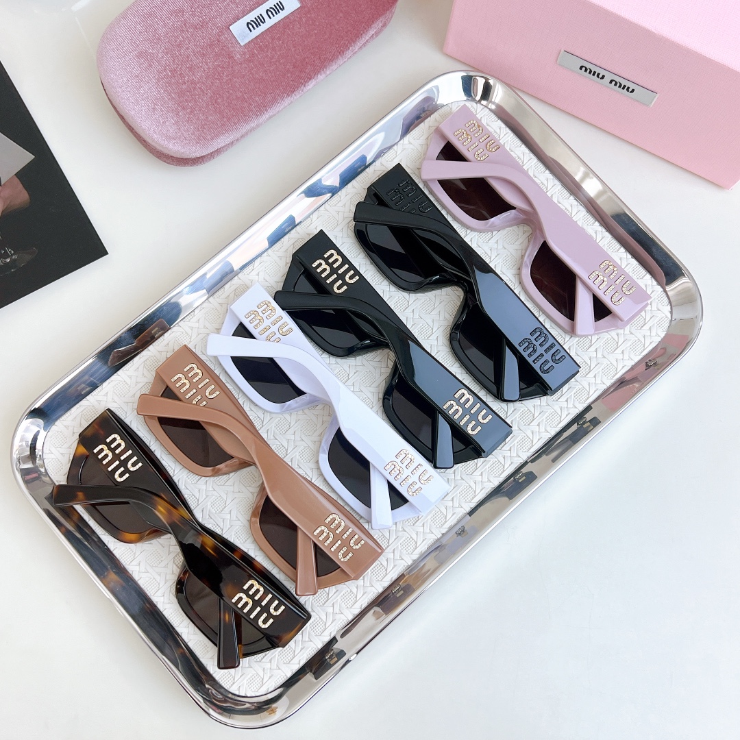  𝗠𝗜𝗨𝗠𝗜𝗨  高版跑量价
MOD：SMU09S 
Size：53-22-140
🔝🔝