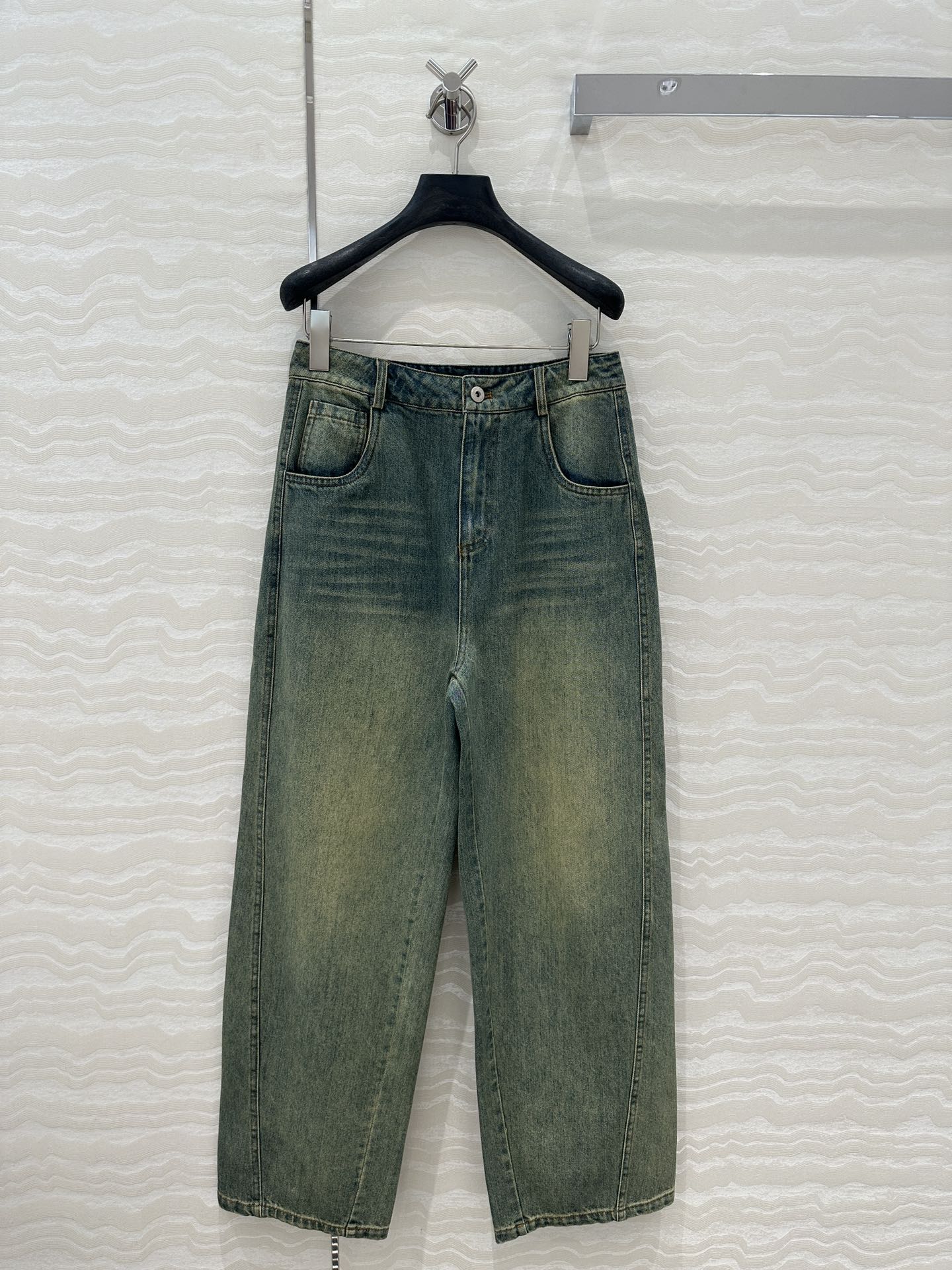 独家首发❤️原单品质miu系少女牛仔镰刀裤！25s早春新品！痞帅天花板减龄时髦又帅气！后口袋刺绣字母细节