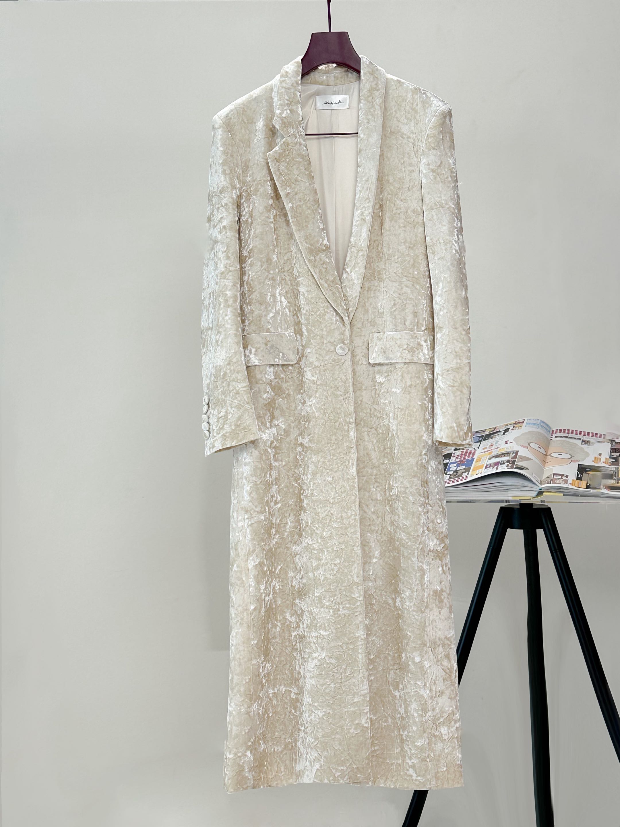 NO:315295,New Schiaparelli 25 early spring beige velvet deep V windbreaker dress jacket Large products have been released SM, skirts, jackets & coats, alexander wang19860909新款 Schiaparelli 25早春米白丝绒深V风衣连衣裙外套 大货已出 SM,,skirts,jackets & coats,alexander wang,Women's clothing