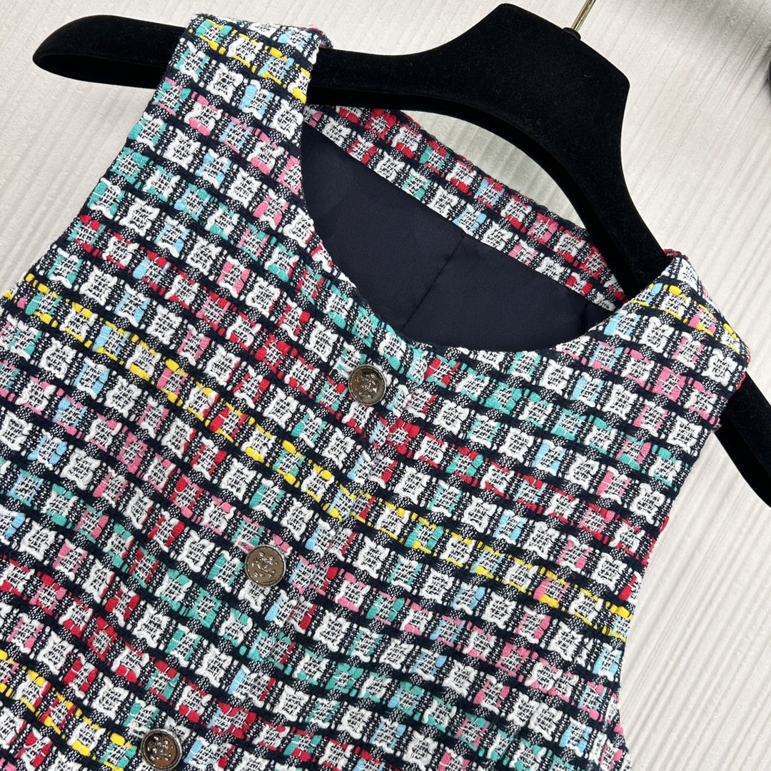 Elegant Plaid Sequin Vest Dress - Spring Collection, Flattering Fit 3 i1739261159 1912 1