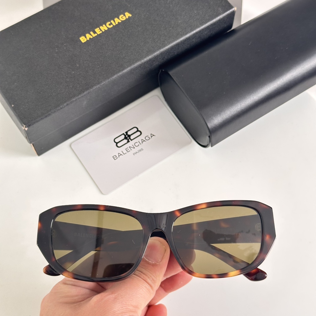 ‼️BALENCIAGA
MOD：BB0365S
SIZE：57口17-145
🔝🔝