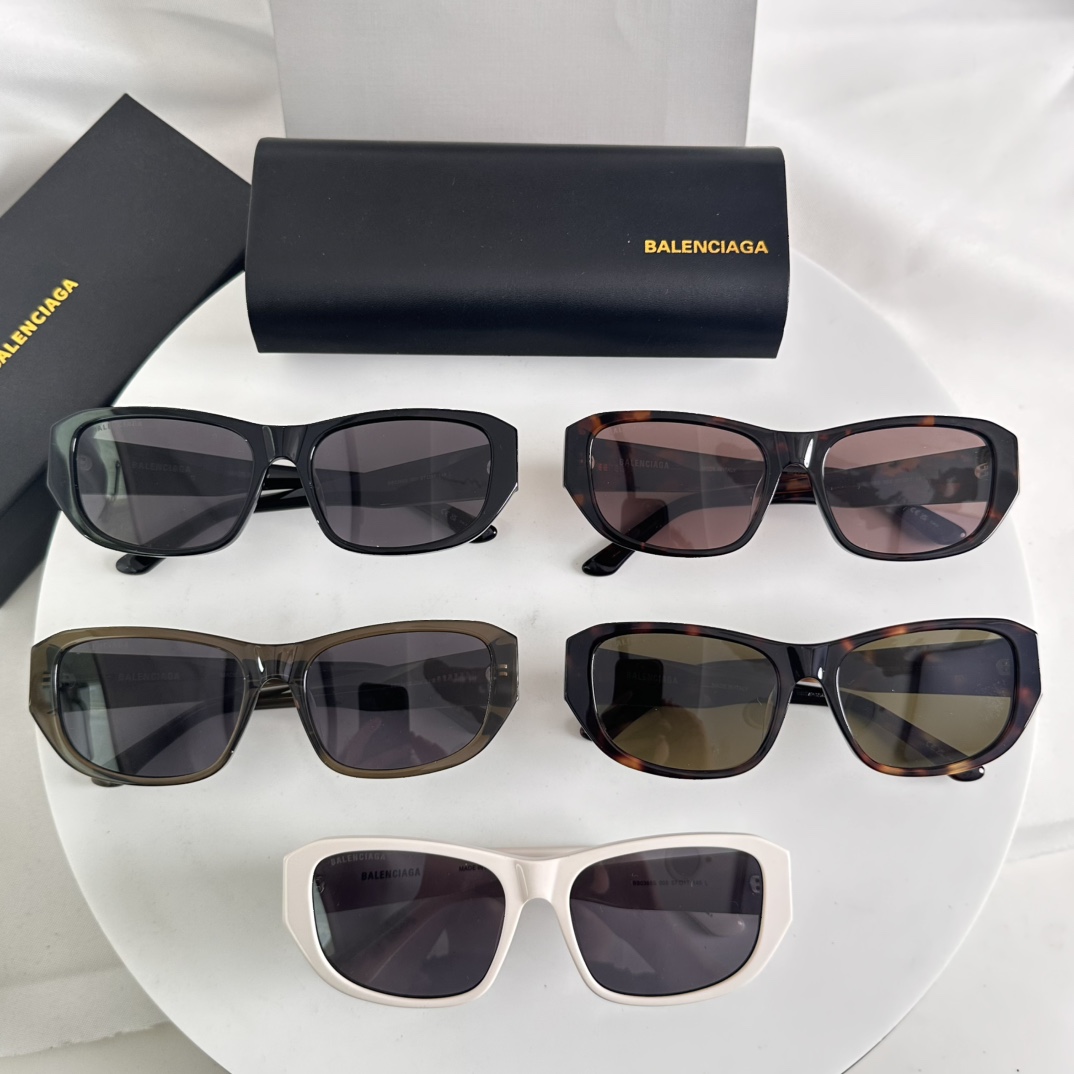‼️BALENCIAGA
MOD：BB0365S
SIZE：57口17-145
🔝🔝