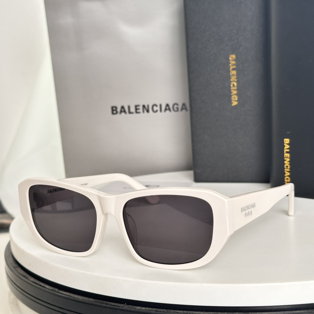 ‼️BALENCIAGA
MOD：BB0365S
SIZE：57口17-145
🔝🔝
