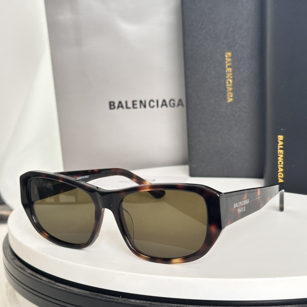 ‼️BALENCIAGA
MOD：BB0365S
SIZE：57口17-145
🔝🔝