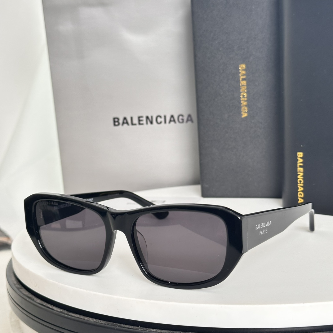 ‼️BALENCIAGA
MOD：BB0365S
SIZE：57口17-145
🔝🔝