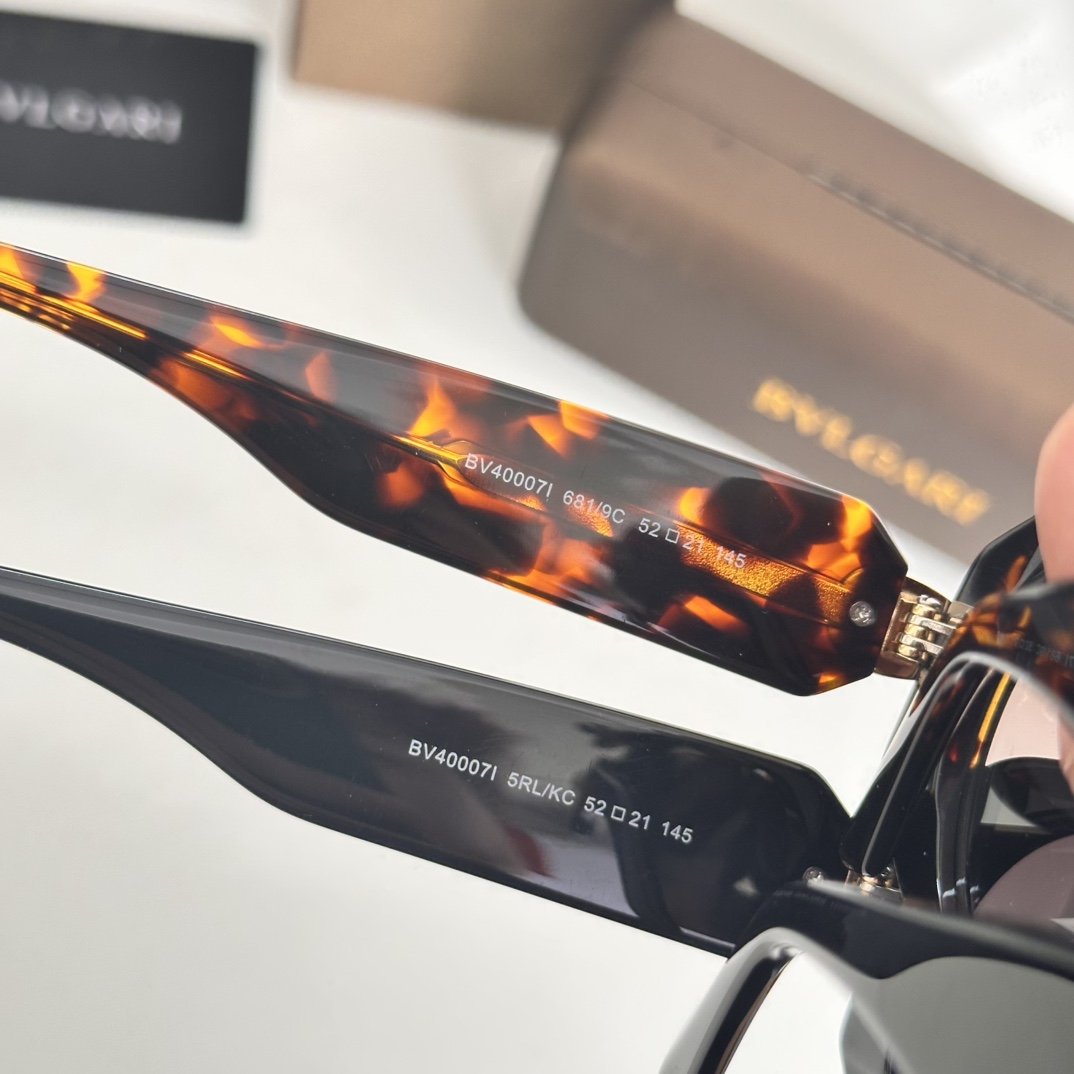 ‼️ 细节图 𝐁𝐕𝐋𝐆𝐀𝐑𝐈🍧
𝗦𝗘𝗥𝗣𝗘𝗡𝗧𝗜 灵蛇系列
MODELBV 40007I
SIZE52口