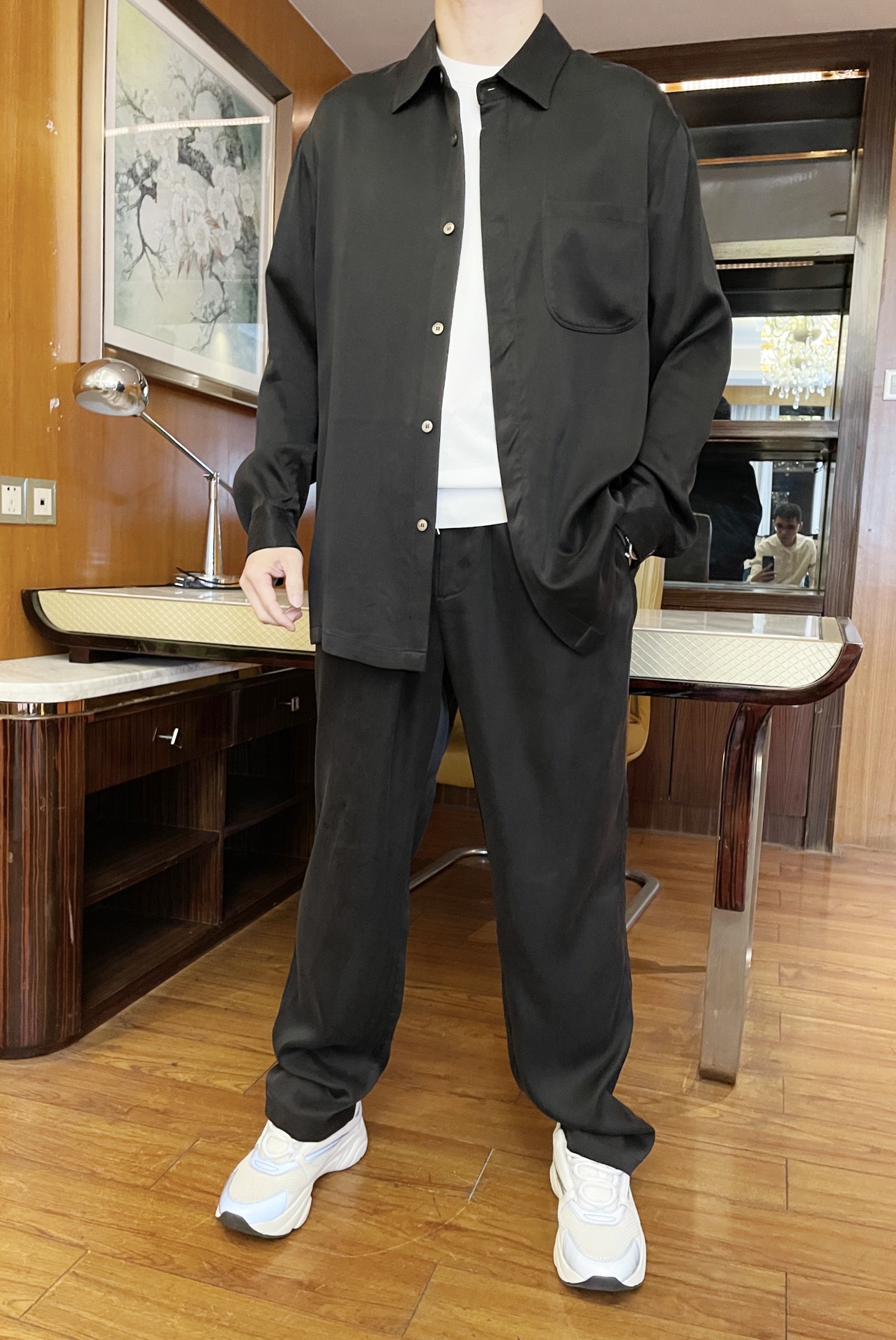 NO:116088,Jenia-2025 counter latest hot shirt sets are shipped, hot-selling items in European and American counters!  Selected imported Italian fabrics, simple and atmospheric design, with no need to say more about the effect of the upper body. The number of codes is 48-56 (model 173/130 wears 48, with Hong Kong Lane Crawford gift box packaging), zegna, alexander wang19860909杰尼亚-2025专柜最新爆款衬衣套装出货 欧美专柜热销单品！精选意大利进口面料,简约大气的设计相当彰显韵味 上身效果不用多说.码数48-56（模特173/130穿48,配香港连卡佛礼盒包装）,,zegna,alexander wang,Men's clothing