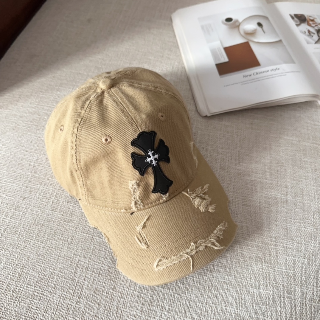 

克罗心 🆕🆕春款棒球帽，个性时尚款
经典十字架标志，休闲带点酷酷的感觉，中性款
男女同款！多种色系，
