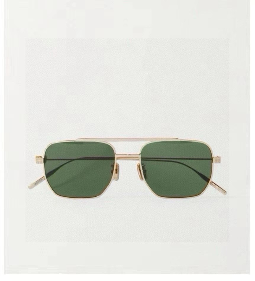  ‼️Givench*纪梵希限定系列~经典方形镜框
ModelGV40041U
Size55口19-14