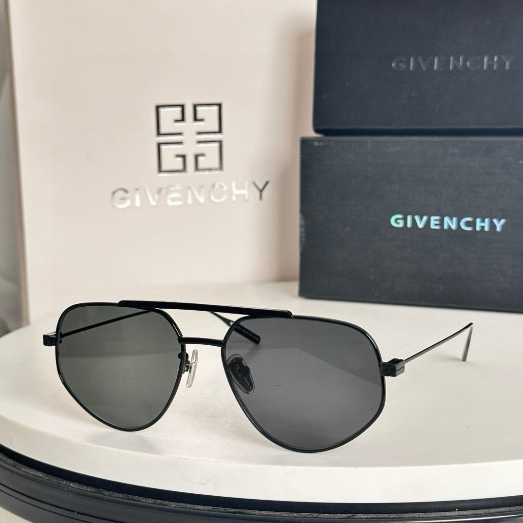 ‼️Givench*纪梵希限定系列~经典方形镜框
ModelGV40058U
Size58口15-14