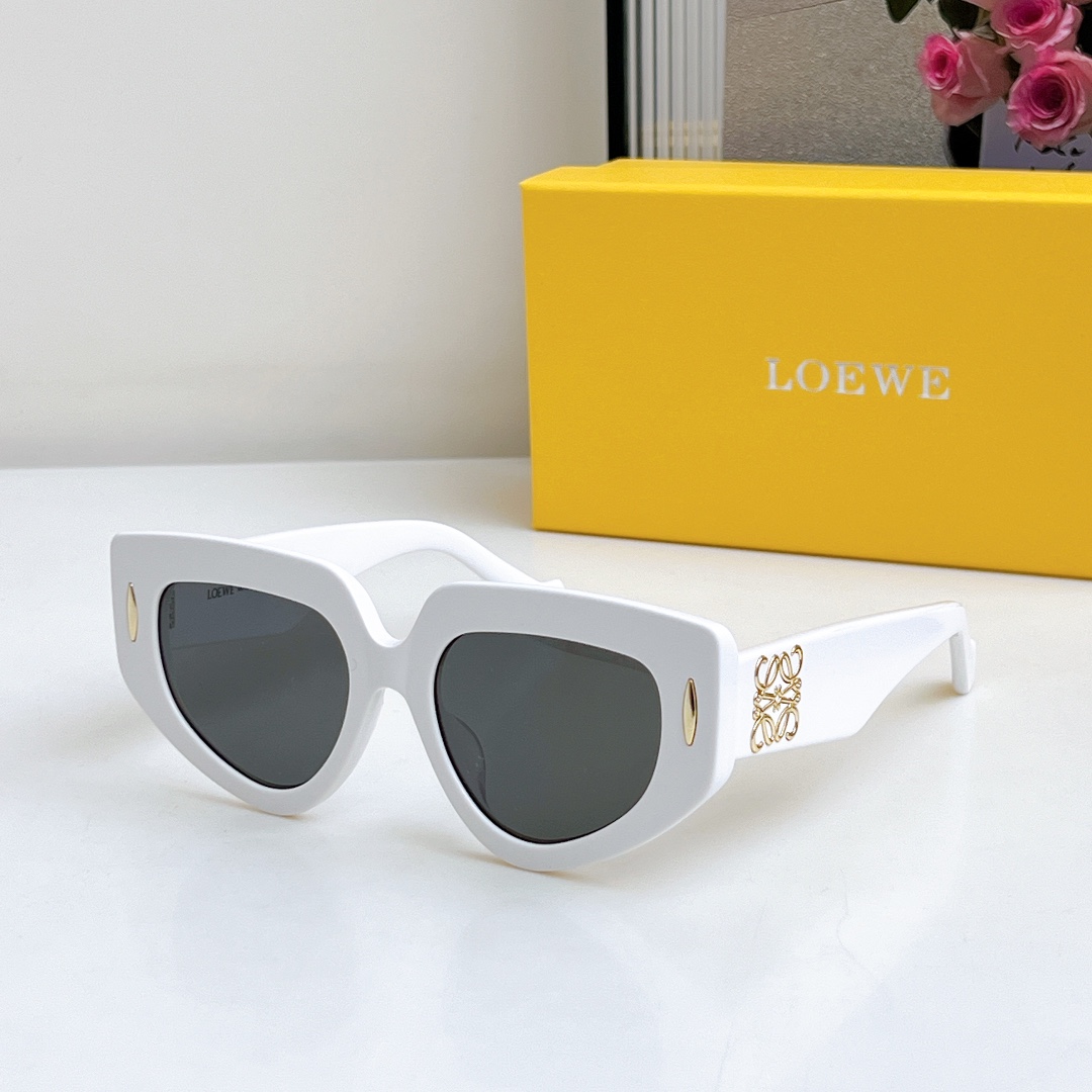  新品发售‼️
LOEWE  罗意威
MODEL：LW40155
SIZE：51口18-145
🔝🔝