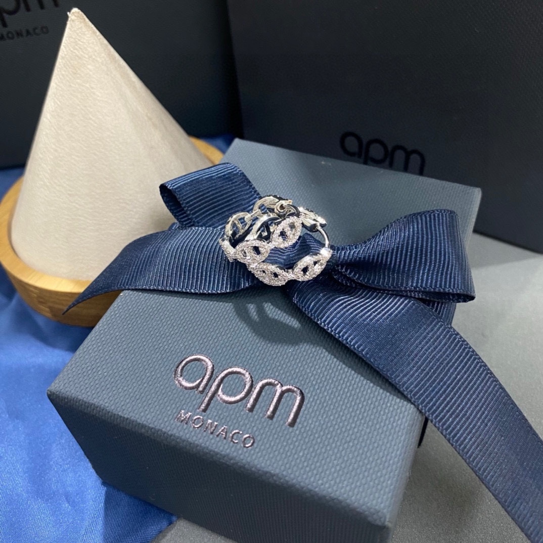 APm monaco Baby链环中号耳环！简约环扣，演绎摩登风尚，别致链环设计，唤醒个性时尚，绽放真我