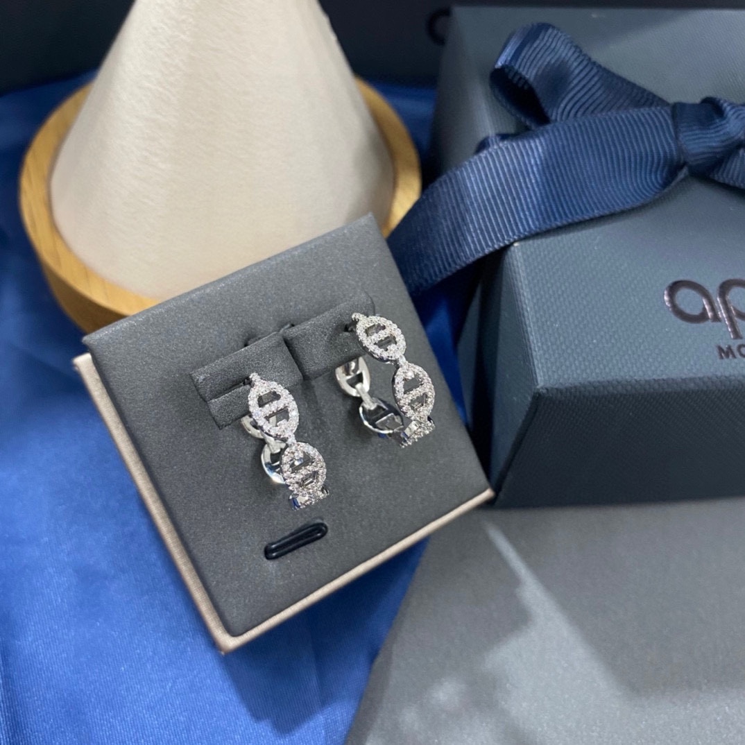 APm monaco Baby链环中号耳环！简约环扣，演绎摩登风尚，别致链环设计，唤醒个性时尚，绽放真我