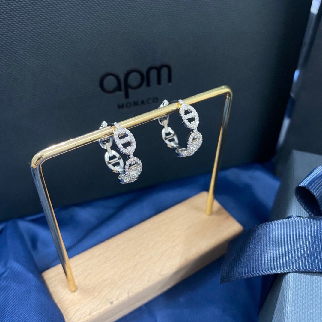 APm monaco Baby链环中号耳环！简约环扣，演绎摩登风尚，别致链环设计，唤醒个性时尚，绽放真我