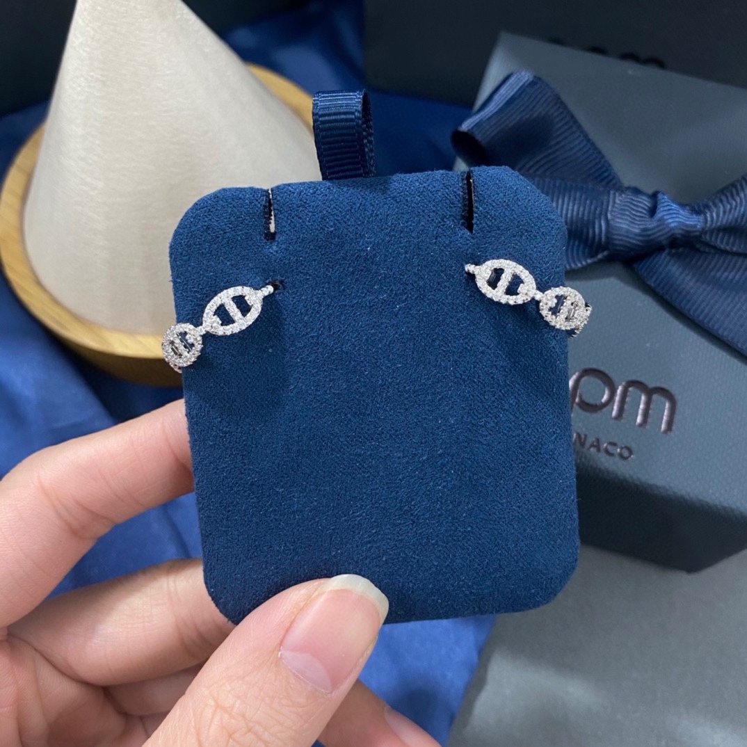 APm monaco Baby链环中号耳环！简约环扣，演绎摩登风尚，别致链环设计，唤醒个性时尚，绽放真我