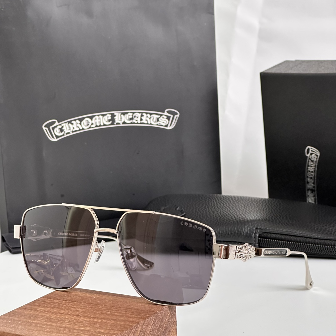   新款 眼镜界的爱马仕 Chromehearts 克罗心眼镜 男女款太阳镜 金 镜架 顶级品质墨镜 质