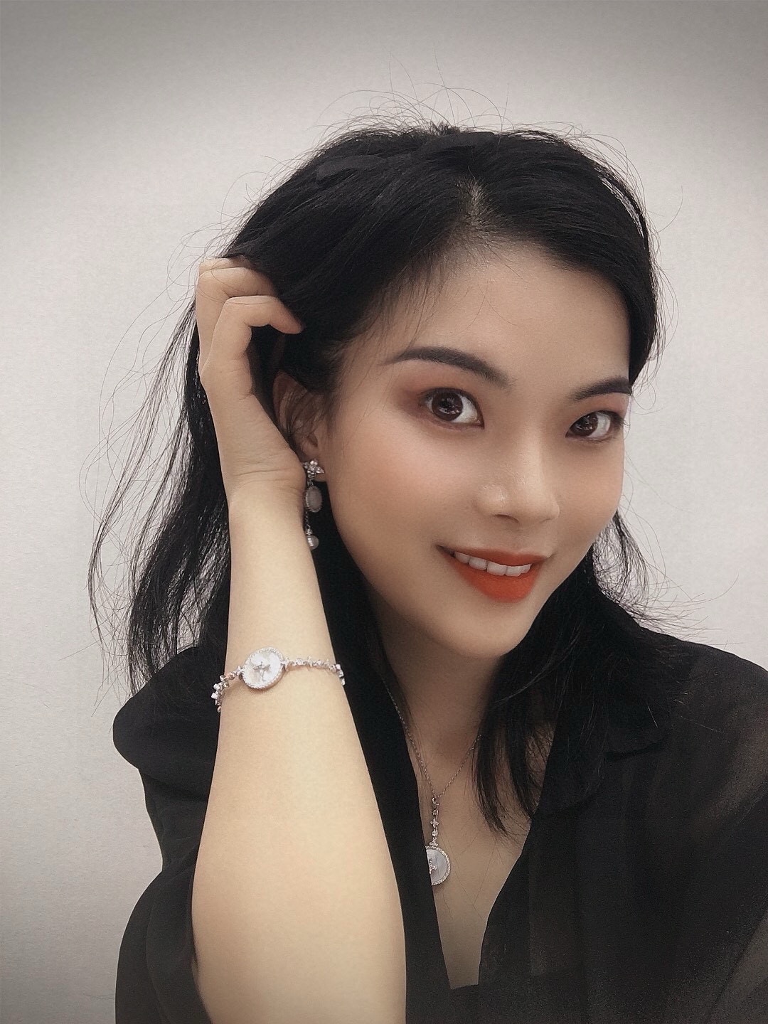 APM Monaco星星母贝手链女轻奢饰品设计感手链气质银饰品。