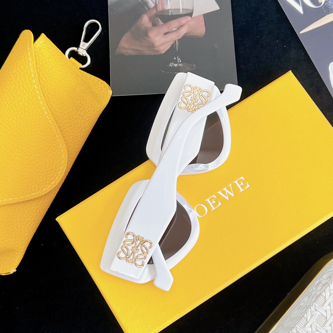  LOEWE  罗意威
MODEL：LW40155
SIZE：51口18-145
🔝🔝
