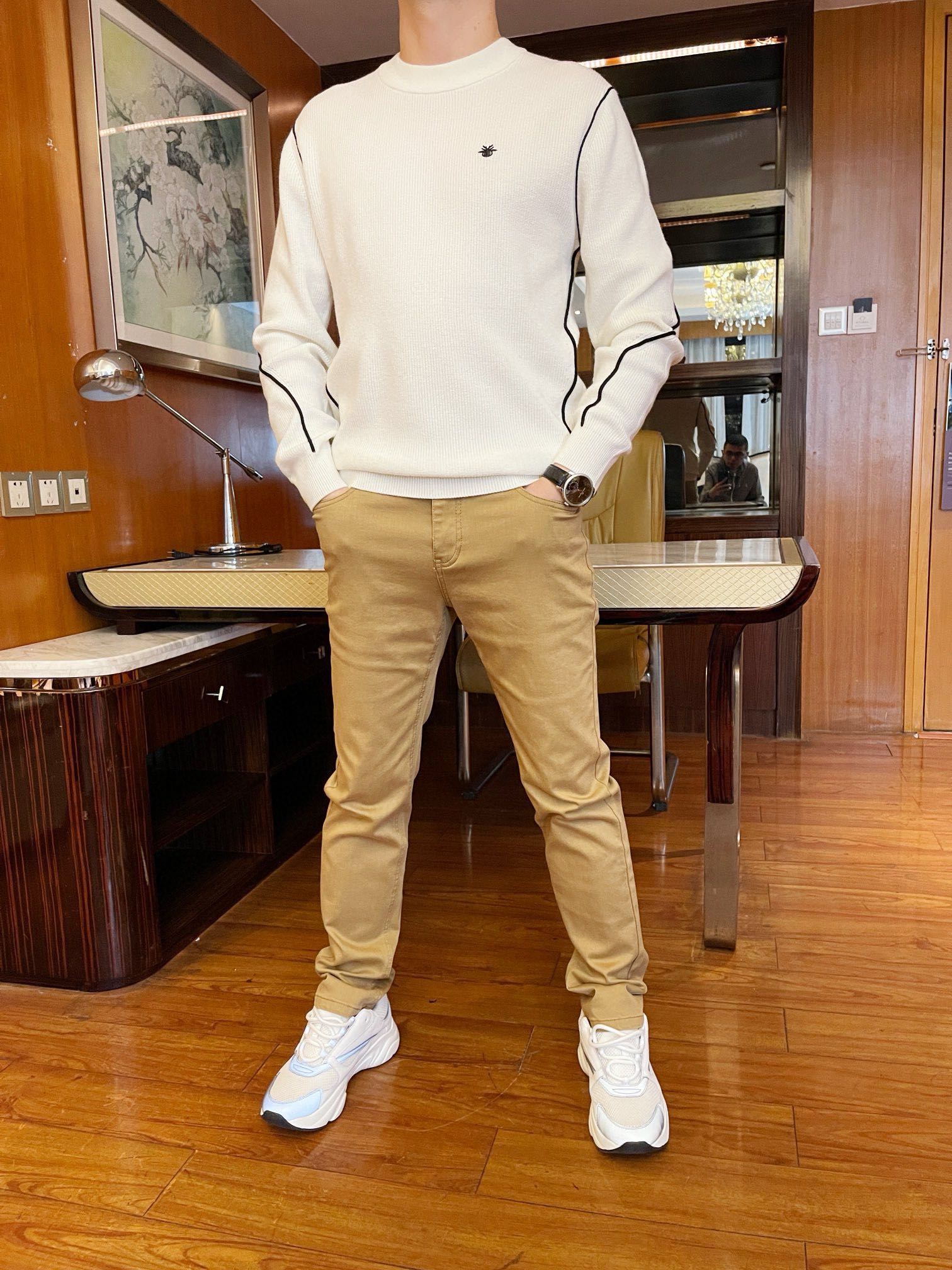 NO:116093,Burberry-2025 counter latest casual pants are shipped, European and American counters are on sale simultaneously. Selected custom tannins imported from Italy and matched with the latest straight slim design. The exquisite plaid and Pegasus leather logo at the back pocket show the charm. You are definitely worthy of it. Number 29-38 (model 173/130 wear 31, with Hong Kong Lane Crawford gift box packaging), alexander wang19860909博柏利-2025专柜最新款休闲裤出货 欧美专柜同步发售.精选意大利进口定制丹宁面料搭配最新的直筒修身设计,后口袋处的精致格纹和飞马皮标相当彰显韵味 您绝对值得拥有.码数29-38（模特173/130穿31,配香港连卡佛礼盒包装）,,alexander wang,Men's clothing