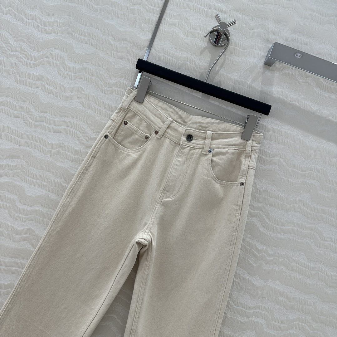 独家首发♥️原单品质，马吉MM潇洒帅气的高级原木色牛仔裤！毛须边工艺设计中高腰裤型超赞！进口原浆牛仔酵素