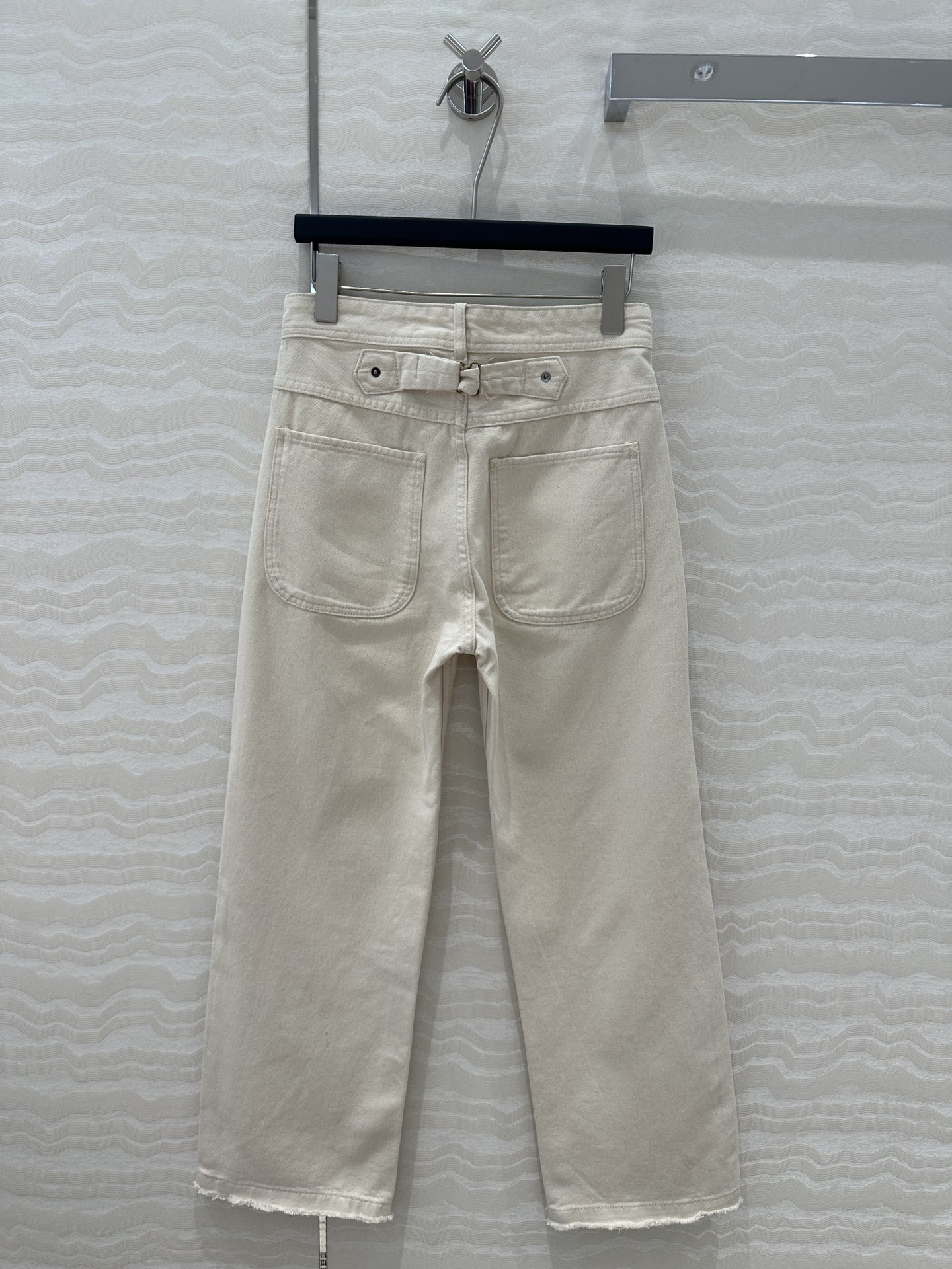 独家首发♥️原单品质，马吉MM潇洒帅气的高级原木色牛仔裤！毛须边工艺设计中高腰裤型超赞！进口原浆牛仔酵素