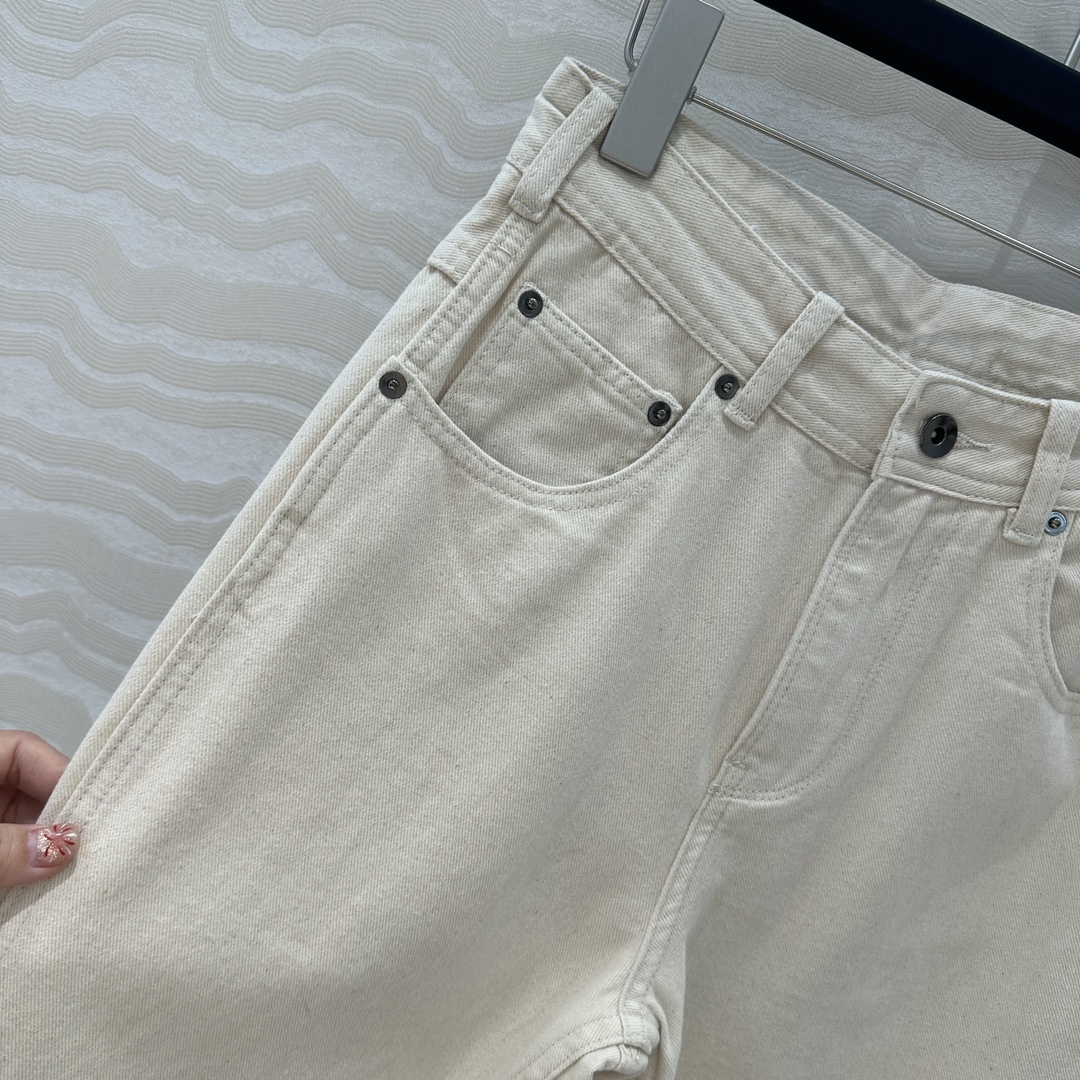 独家首发♥️原单品质，马吉MM潇洒帅气的高级原木色牛仔裤！毛须边工艺设计中高腰裤型超赞！进口原浆牛仔酵素
