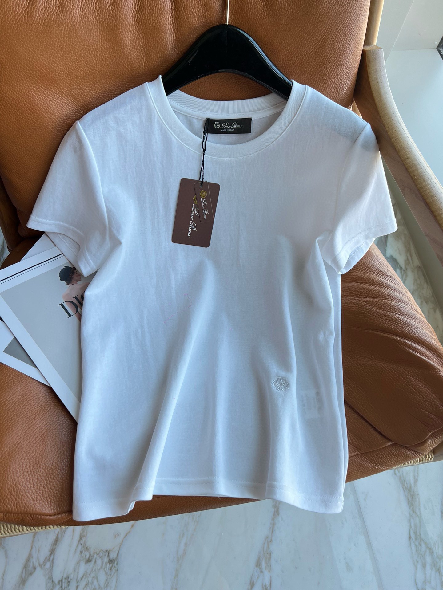 LoroPiana 100% Cotton T-shirt: Spring/Summer Update in White/Green/Black/Military Green - 图片 1